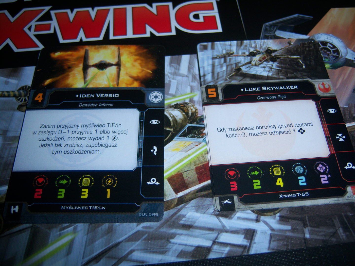 Karty pilotów dla Imperium, oraz Rebelii.