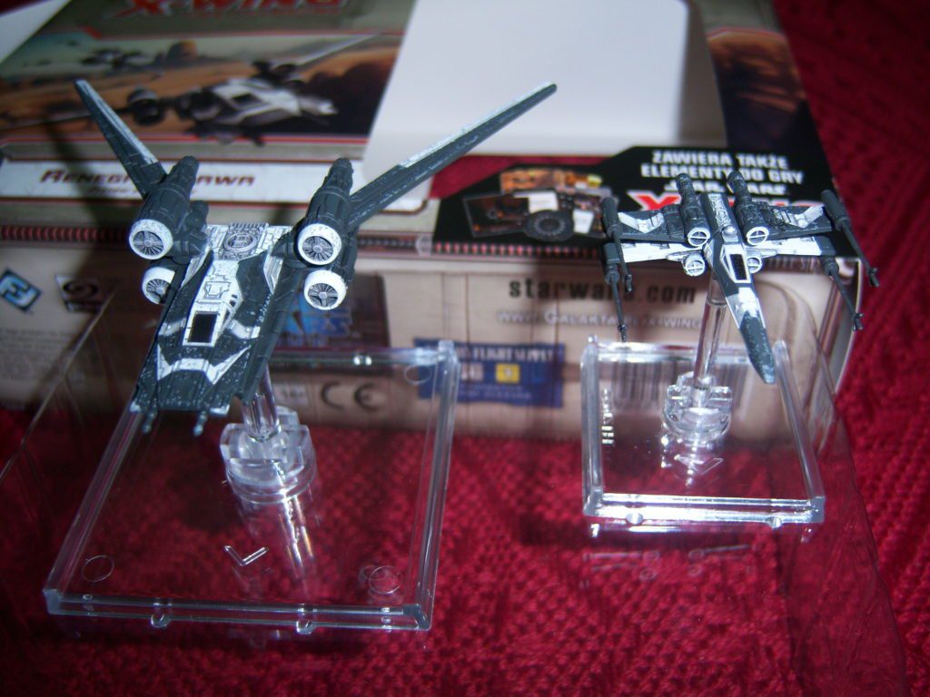 Modele z Renegatów Sawa - X-wing T-65 oraz U-Wing w pełnej okazałości.